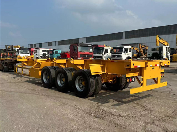 集裝箱運(yùn)輸半掛車