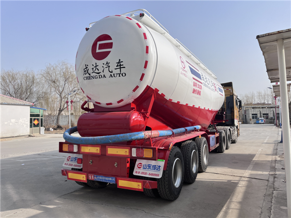 粉粒物料運輸半掛車